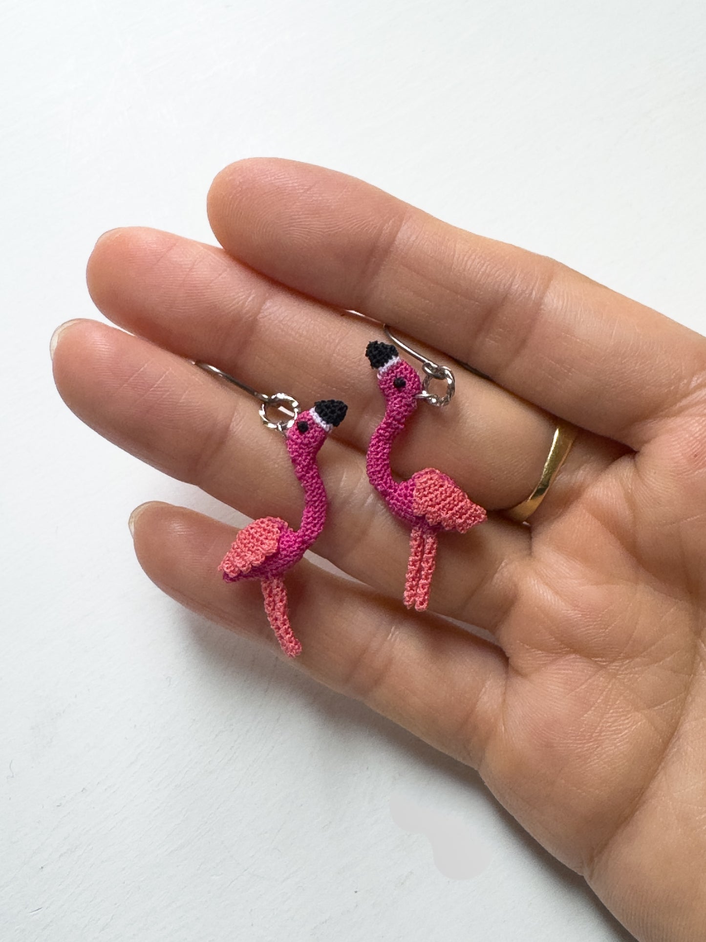 フラミンゴのピアス