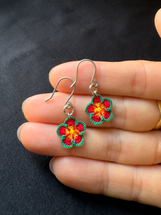 お花のピアス（五弁花）